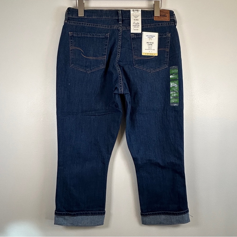 Levi Strauss Signature Women’s 10/W30 New With Tags Blue Mid Rise Capri Jeans - Picture 6 of 11